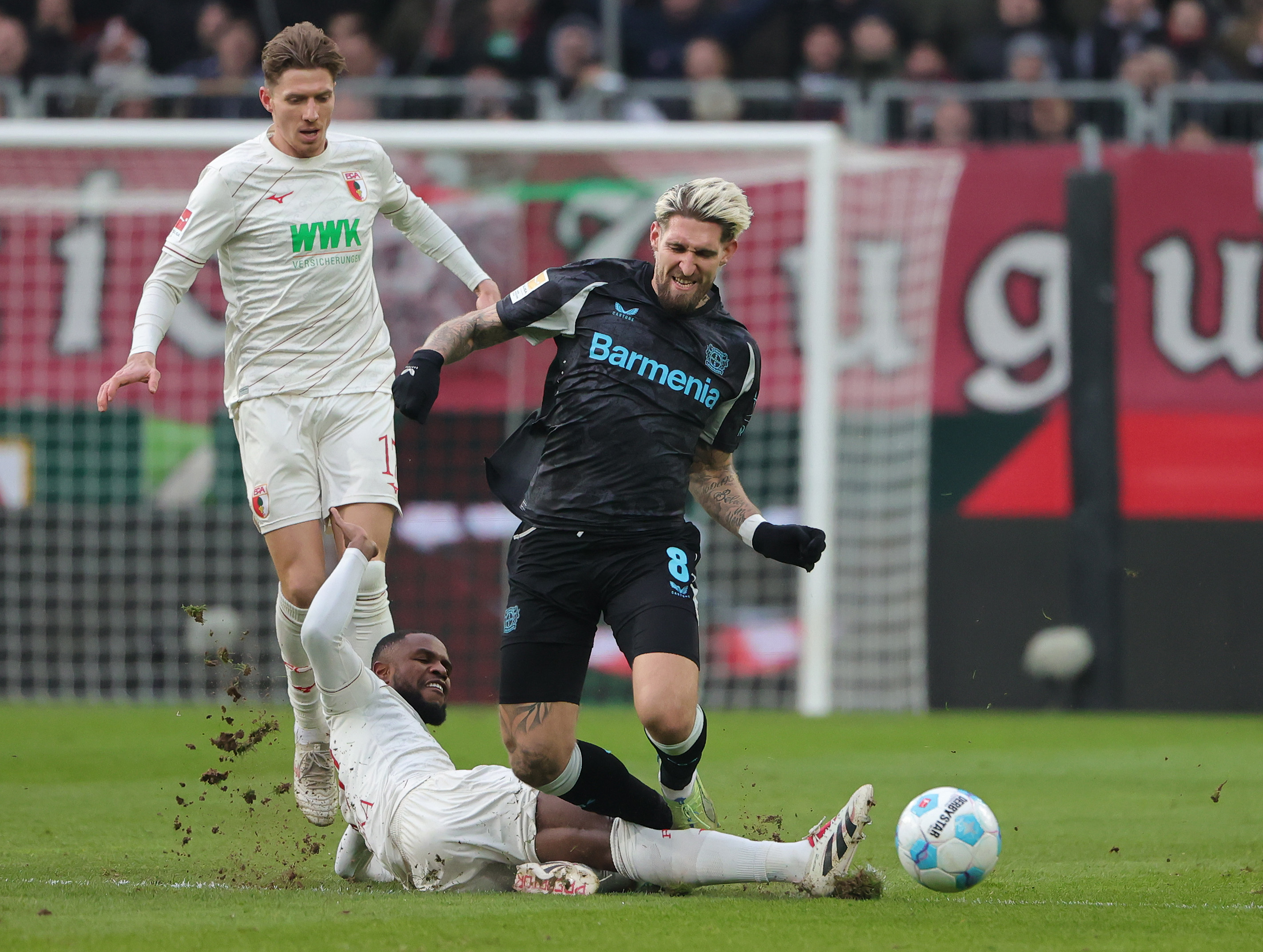 爱游戏体育入口 -包含赛地聚焦——荷甲清晨热度飙升，勒沃库森调整名单，引发热议，资深球员宣示担当的词条