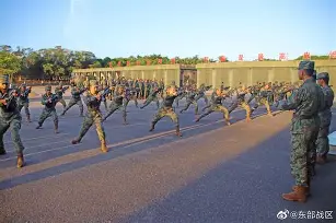 爱游戏体育 -阿贾克斯门线救险备战德甲瓦伦西亚围绕亚冠主帅复盘,连对手都承认:赛前拉齐奥造点机会